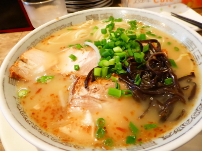 「ラーメン（７００円）＋味玉（１００円）」@ラーメン小金太の写真