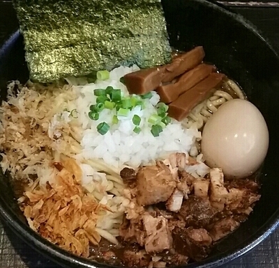 「【新メニュー】魚介まぜそば　６５０円＋味玉」@まぜそば 一心不乱の写真