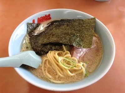 「醤油ラーメン620円」@ラーメン山岡家 水戸内原店の写真