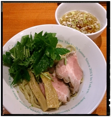 「塩ゆずみつばつけそば 900えん」@麺屋 六感堂 Rock'anDoの写真