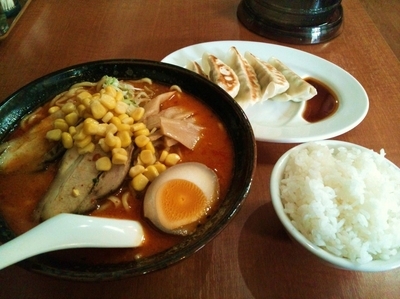「辛味噌ラーメン+餃子セット」@麺屋 きよしの写真