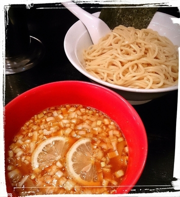 「ピリ辛トムヤンクン風つけめん 880えん」@大勝軒まるいち 大宮店の写真
