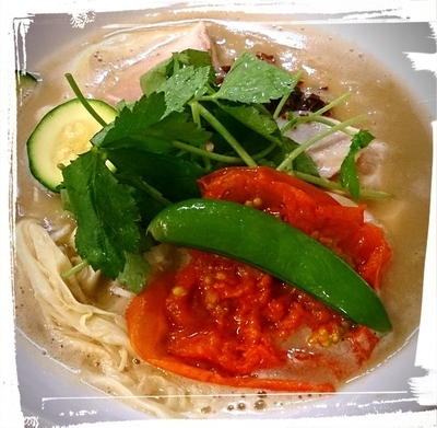 「トリパイタン醤油そば 950えん」@セサミ vege noodleの写真