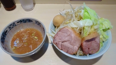 「塩つけめん（800円）＋味付玉子（100円）野菜多め」@らーめん 陸 尾山台店の写真