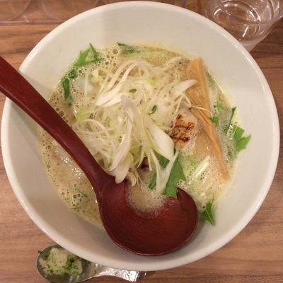 「築地直送北海道産 帆立白湯らぁめん 790円」@旨美麺 築一の写真