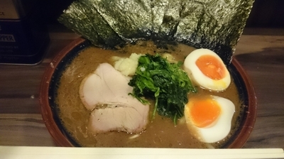 「のり玉ラーメン」@神田ラーメン わいず 神田本店の写真