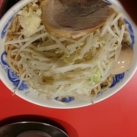 ラーメン大（730円）ニンニク野菜増し　味玉トッピング