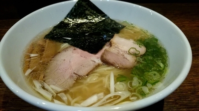 「白醤油らーめん」@自家製麺 コトホギの写真