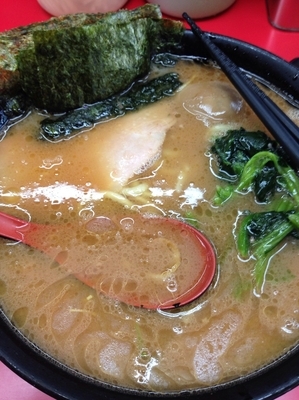 「ラーメン＋味玉＋ライス」@ラーメン杉田家の写真