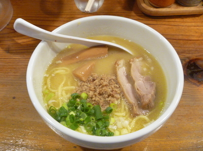 「白鶏らーめん　７００円」@鶏の穴の写真