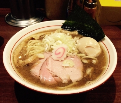 「中華そば+味玉」@煮干中華そば 鈴蘭 新宿店の写真