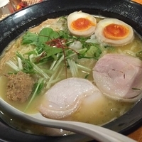 濃厚鶏白湯らーめん 大盛り 味玉 980円