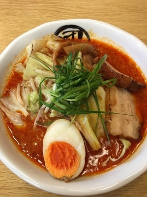 「濃厚旨辛味噌(853円)＋野菜盛(108円)」@男のラーメン 麺屋 団長の写真