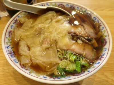 「ワンタンメン ６９０円」@来々軒支店の写真