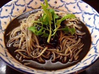 「【昼限定】冷しトムヤムブラック　870円」@づゅる麺 池田の写真