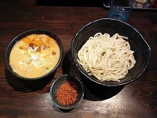 「肉つけ麺（大盛）＋辛味（ハーフ）」@麺や 蒼 AOIの写真