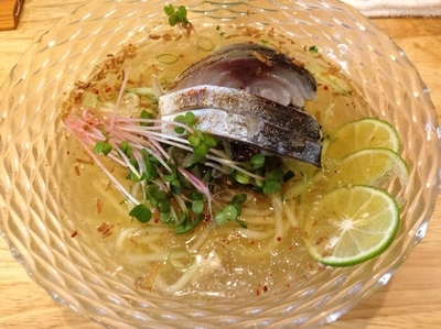 「夏期限定 炙り〆さば 冷やし塩そば＋〆のわさび飯」@福島壱麺の写真