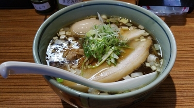 「醤油そば＋味玉」@中華そば こがね屋の写真