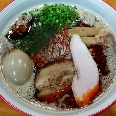 「【夏季限定】味玉辛むじゃきそば（辛さマシマシ）８８０円」@麺屋 むじゃきの写真