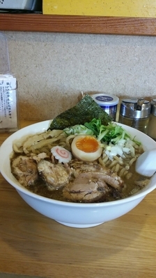 「中華そば太麺中盛り（700円）」@らー麺Chopの写真