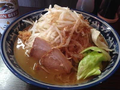 「八楼らーめん（ヤサイ、ニンニク、アブラ）」@RAMEN 八楼の写真