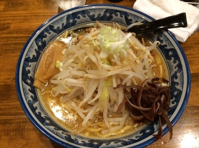 「野菜たっぷりラーメン＠７５０円」@焼豚食道の写真