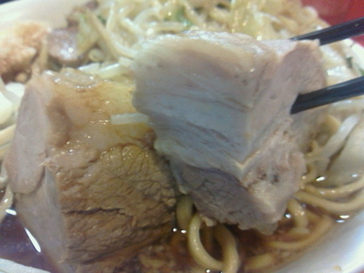 「豚いり」@ラーメン二郎 仙川店の写真