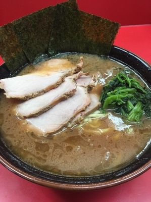 「チャーシュー麺中盛920円、硬め濃いめ」@ラーメン杉田家の写真