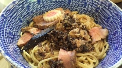 「油そば 500円＋おつまみローストビーフetc」@めんけんの写真