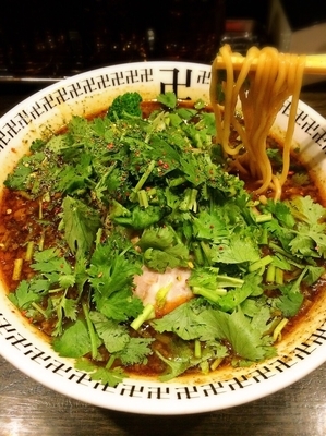 「スパイスらー麺¥780＋パクチー¥150」@スパイス・ラー麺 卍力の写真