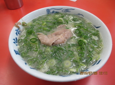 「ラーメン　ネギ多め　￥450　替玉￥100」@元祖 長浜家の写真