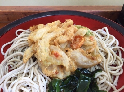 「冷やしかき揚げそば」@八幡そばの写真