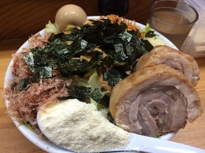 「夏季平日限定 サマまぜ  中盛り 全部増しチーズにんにく脂ダブル」@ハイマウントの写真