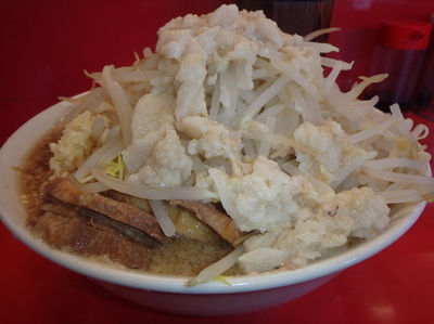 「正油らーめん(700円)(ニンニク、アブラ)、豚増し」@らーめん こじろう526 鶴見店の写真