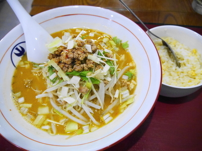 「担担麺＋焼き餃子＋炒飯」@中華料理 帆の写真