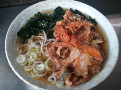 「天ぷらそば」@秩父そば 御花畑駅売店の写真