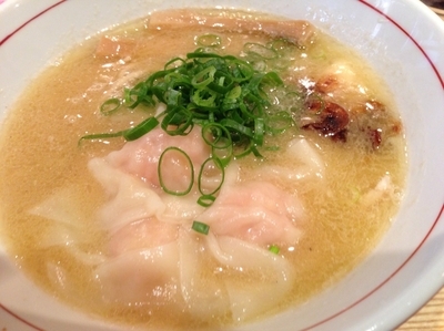 「ワンタン白湯そば」@地球の中華そばの写真