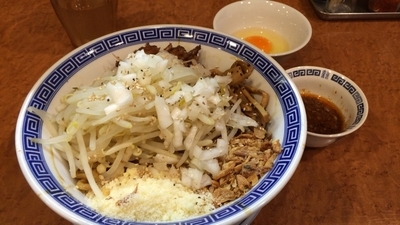 「まぜそば 並盛り ¥800」@雷神 角ふじの写真