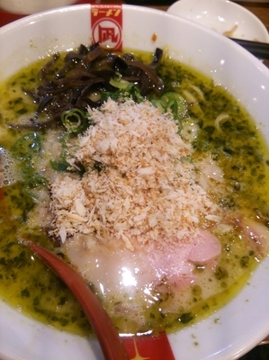 「翠王＋替玉２回」@ラーメン凪 豚王 大宮店の写真