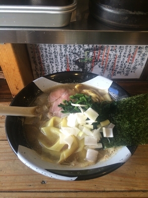 「すごい煮干しラーメン」@すごい煮干ラーメン凪 新宿ゴールデン街店 本館の写真