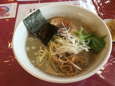 「鶏濃厚ラーメン（塩）の大盛り」@麺や しし丸。の写真