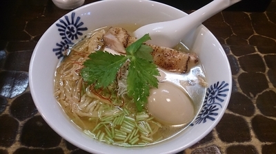 「【限定】鯛出汁蕎麦 塩 ＋味玉」@特級鶏蕎麦 龍介の写真