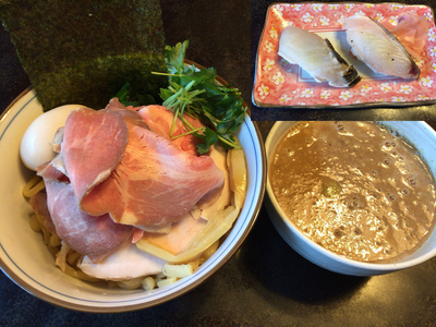 「【平日限定】 特製つけそば + 本日のにぎり」@中華そば 四つ葉の写真