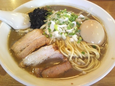 「濃厚煮干そば（並）￥750・味玉￥100」@中村屋総本山の写真