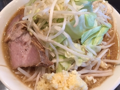 「ラーメン(中)＋ヤサイ＋ニンニク」@ジロリアン 赤坂店の写真