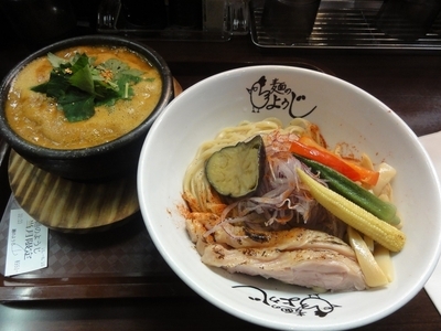 「夏野菜のスパイシーチキンカレーつけ麺」@麺のようじの写真