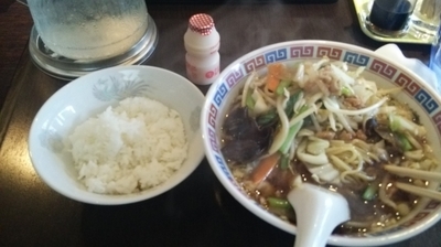 「湯麺とヤクルト」@本格中華小皿料理 紅和楼の写真