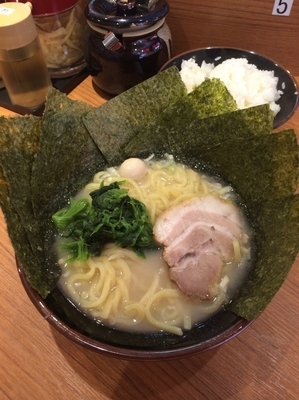 「塩ラーメン＋海苔」@横浜家系ラーメン 大森家の写真