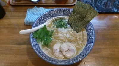 「濃厚鶏骨醤油らーめん_770円」@濃厚鶏白湯らーめん 麺屋一楽の写真
