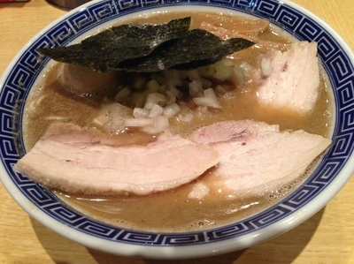 「「火曜限定」煮干醤油蕎麦 ＋ 白限定 ＋ 和え玉」@くり山の写真